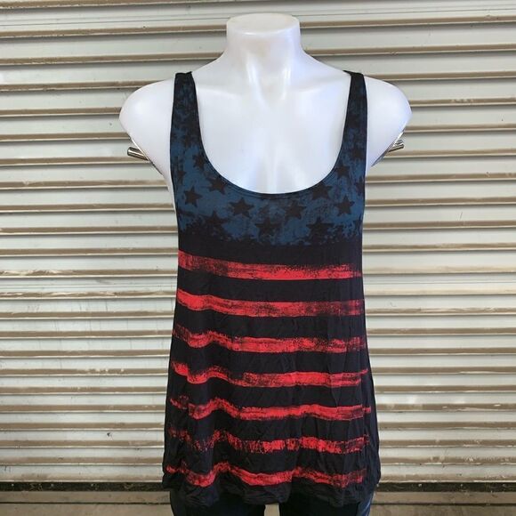 🛍️Triumph t-shirt with American flag graphic - Picture 3 of 7